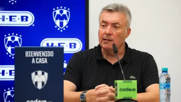 Al darse cuenta que dijo las cosas sin pensar, quizo corregir su error e indicó que en este momento sí es un reto importante.