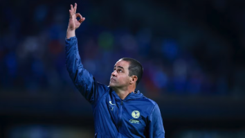 Jardine se molestó por una falta que cometió Ignacio Rivero sobre Álvaro Fidalgo, y pidió al expulsión del jugador del Cruz Azul