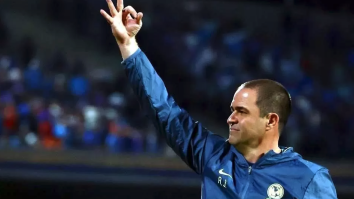 El brasileño desplazo a entrenadores como Raúl Cárdenas, Ignacio Trelles, Manuel Lapuente y Ricardo Ferretti, quienes también lograron dirigir tres finales de manera consecutiva. 