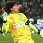 El arquero Ochoa a pesar de que le anotaron 45 dianas en varias ocaciones fue elegido como el portero destacado