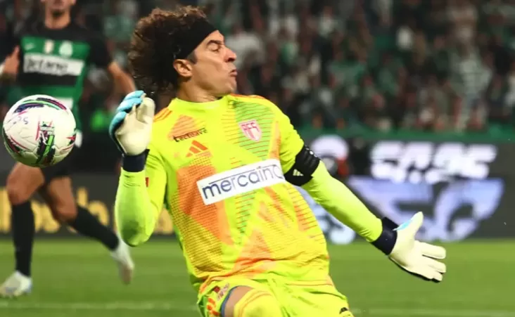 El arquero Ochoa a pesar de que le anotaron 45 dianas en varias ocaciones fue elegido como el portero destacado