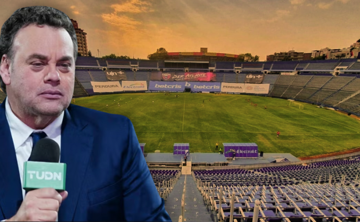 El estadio Ciudad de los Deportes tiene varios detalles que no lo acreditan como no tener estacionamiento, no cuenta con techo, los sanitarios están deteriorados.