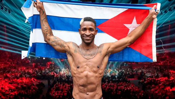 El rival de Canelo no dudo en defenderse ante los comentarios.