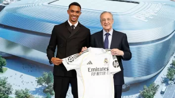 Alexander-Arnold portará el dorsal 12, ya que la normativa del futbol español prohíbe el uso de su antiguo dorsal en el Liverpool, el 66.
