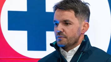 El último equipo que dirigió el argentino fue Necaxa, sin embargo ya ha entrenado otros equipos anteriormente como lo fue el Puebla y León.