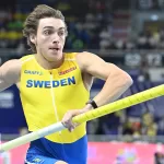 El sueco hizo un gran salto con la vara vertical, y estableció un nuevo récord de 6.28 metros, superando su marca anterior (6.27).