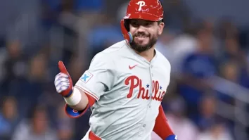 El elemento de Phillies puso por delante 4-3 a la Liga Nacional, tras un empate 6-6 en el que la Liga Americana remontó un déficit de seis carreras el martes por la noche.