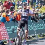 El apodado “Torito” se impuso a AJ August, quien hizo un movimiento a 1.4 kilómetros de final.