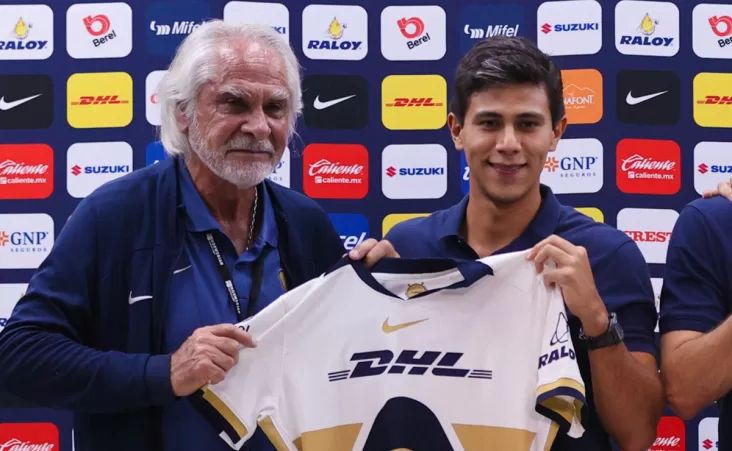 Durante su presentación, Macías dejó en claro el rendimiento que tendrá bajo las ordenes de Efraín Juárez.