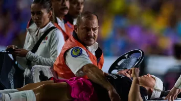 El accidente fue ocasionado después de que Corral buscaba la posesión del balón, por lo que la jugadora azulgrana Mapi León elevó la pierna y con el tachón impactó la cara de la delantera.