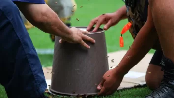 Aproximadamente 15 minutos fue el tiempo que duró el encuentro parado.