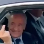 Al parecer el presidente blanco se equivoco pero aún se desconoce eso, pero en su semblante se ve contento.