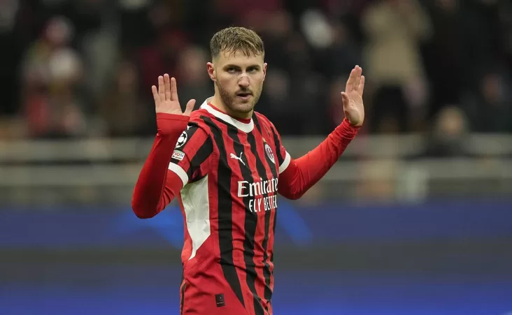 El papá de Santiago Giménez declaró porque su hijo no ficho con la Roma.