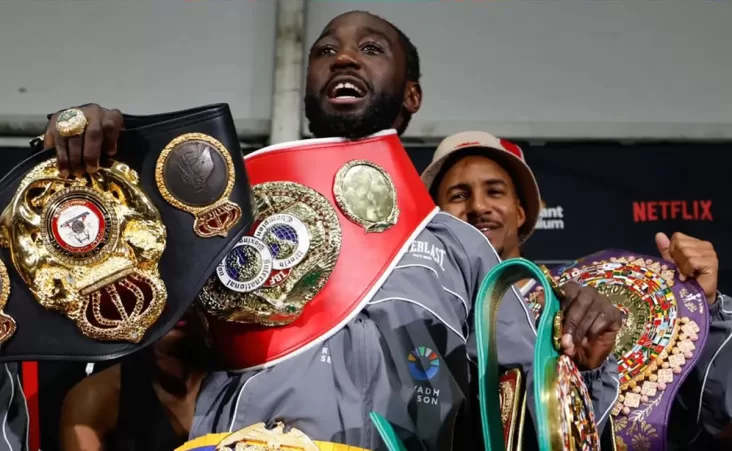 Crawford había conquistado el título súper welter en agosto de 2024 al derrotar a Israil Madrimov, pero recibió un permiso especial para subir de categoría y enfrentar a Canelo.