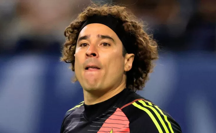 El primer partido de Ochoa fue ante Omonia Nicosia, un duelo que terminó en derrota y dejó dudas sobre la solidez defensiva del equipo.