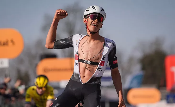 El joven talento del UAE Team Emirates detuvo el cronómetro en 4:46:56 después de un exigente recorrido de más de 190 kilómetros.