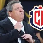 Ante los rumores, la Federación Costarricense de Futbol (FCRF) decidió aclarar la situación tras una reunión en el Proyecto Gol entre el estratega mexicano y el Comité Ejecutivo.