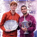 El primer set fue una muestra de poderío del murciano, quien con un tenis avasallador quebró en dos ocasiones el servicio de Sinner para imponerse con un contundente 6-2.