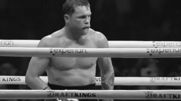 De acuerdo con fuentes cercanas a la organización de los combates en Arabia Saudita, el tapatío deberá someterse a una cirugía en el codo, lo que aplaza sus planes de volver al ring en 2026.