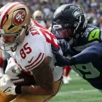 Kittle no regresó al emparrillado tras resentirse, y será sometido a una resonancia magnética para conocer la gravedad del problema.