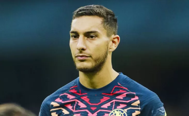 El jugador charrúa ha confesado en reiterada veces estar contento con el América, sin embargo también indicó que su sueño es emigrar al balompie europeo.