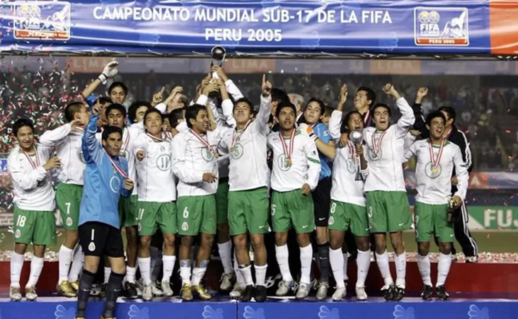 El Tri inició su camino con triunfos contundentes: 2-0 a Uruguay y 3-0 a Australia en la fase de grupos, cayendo únicamente 2-1 ante Turquía.