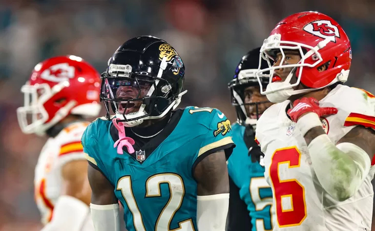 A pesar de llegar con dos victorias consecutivas que igualaban su récord, los Chiefs no lograron contener a Lawrence en la serie ofensiva decisiva.
