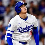 El astro conectó tres jonrones monumentales y lanzó siete entradas de dominio absoluto, permitiendo solo dos hits y ponchando a diez rivales.