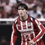 Aunque Chivas aún no ha emitido un parte médico oficial, fuentes cercanas aseguran que Campillo será operado en los próximos días y comenzará un largo proceso de rehabilitación.