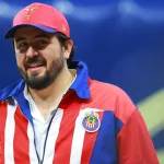 El directivo también aprovechó para lanzar una crítica a los medios de comunicación, acusando a algunos periodistas de difundir información falsa con el fin de desestabilizar al equipo.