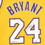 Bryant vistió ese jersey el 3 de noviembre de 2006, en la victoria 118-112 de los Lakers sobre los Seattle SuperSonics, aportando 23 puntos.