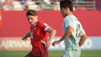 México inició el encuentro con nerviosismo y estuvo cerca de irse abajo en el marcador tras un error en la salida que derivó en un penal.