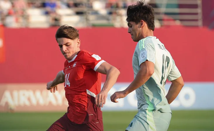 México inició el encuentro con nerviosismo y estuvo cerca de irse abajo en el marcador tras un error en la salida que derivó en un penal.