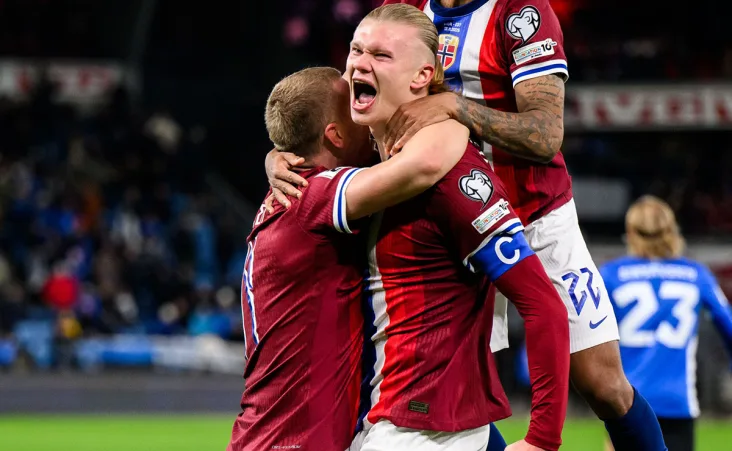 El noruego, que ya suma 55 goles en 48 partidos con su selección, amenaza incluso el récord histórico de Cristiano Ronaldo.