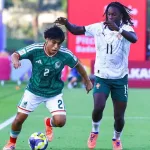 José Navarro cometió una barrida imprudente dentro del área y el silbante marcó penal sin dudar.