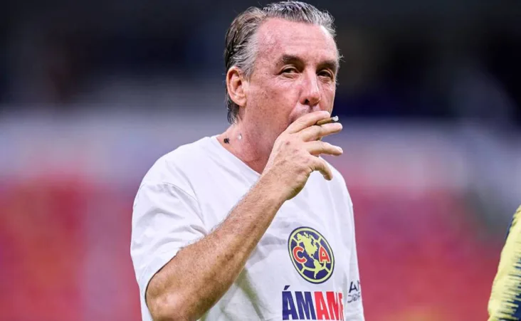 El dueño de las Águilas recordó asimismo las épocas de crisis, cuando el equipo sumó apenas 11 puntos y acumuló derrotas ante rivales tradicionales.