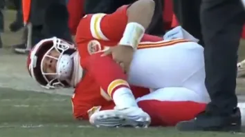 Una resonancia magnética reveló que Patrick Mahomes sufrió una rotura del ligamento cruzado anterior (LCA) de la rodilla izquierda.