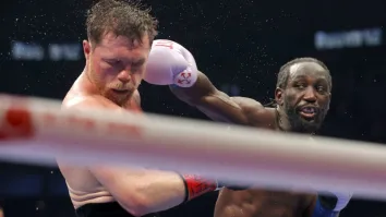 Crawford se despide tras una etapa marcada por la polémica, luego de haber destronado a Canelo como campeón indiscutido.