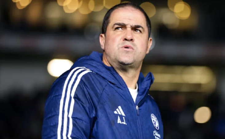 Jardine aceptó públicamente que el club está en búsqueda de un refuerzo, aunque evitó confirmar que será en el ataque.