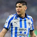 En un primer momento, se especuló con una posible lesión o incluso con un gesto de molestia por el cambio.