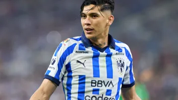 En un primer momento, se especuló con una posible lesión o incluso con un gesto de molestia por el cambio.