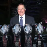 La selección está a cargo de un comité de 50 electores, integrado por periodistas que cubren a los equipos, votantes generales y miembros del propio Salón de la Fama.