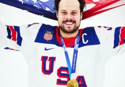 Matthews ha destacado su vínculo con México, país que visitó con frecuencia en su niñez.