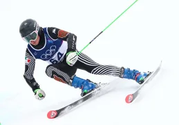 En su primera aparición en el Slalom Gigante, el joven mexicano completó sus dos descensos con un acumulado de 2:48.08.