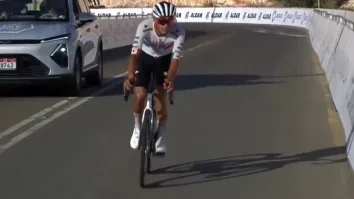 El mexicano mostró su fortaleza en la montaña al conquistar la exigente subida a Jebel Hafeet.