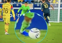 Malagón salió entre lágrimas del encuentro luego de lesionarse en el primer tiempo.