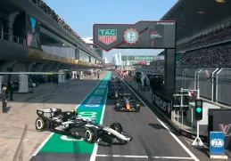 Desde el inicio hubo tráfico en la pista, ya que algunos pilotos tardaron en ceder el paso, lo que generó cierta confusión en los primeros minutos.