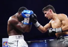 El medallista de plata en los Juegos Olímpicos de París 2024 mostró superioridad durante toda la pelea.