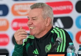 La respuesta del público reflejó el hartazgo ante la falta de contundencia ofensiva.