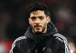 El atacante del Fulham FC compartió contenido vinculado al país asiático.